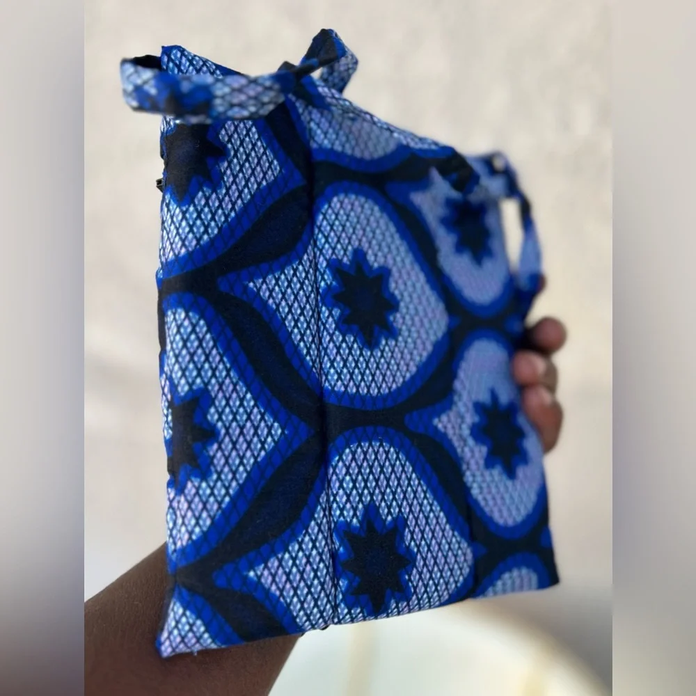 NW 💯 cotton padded Vlisco Fabric Crossbody Sz 7”x 6”